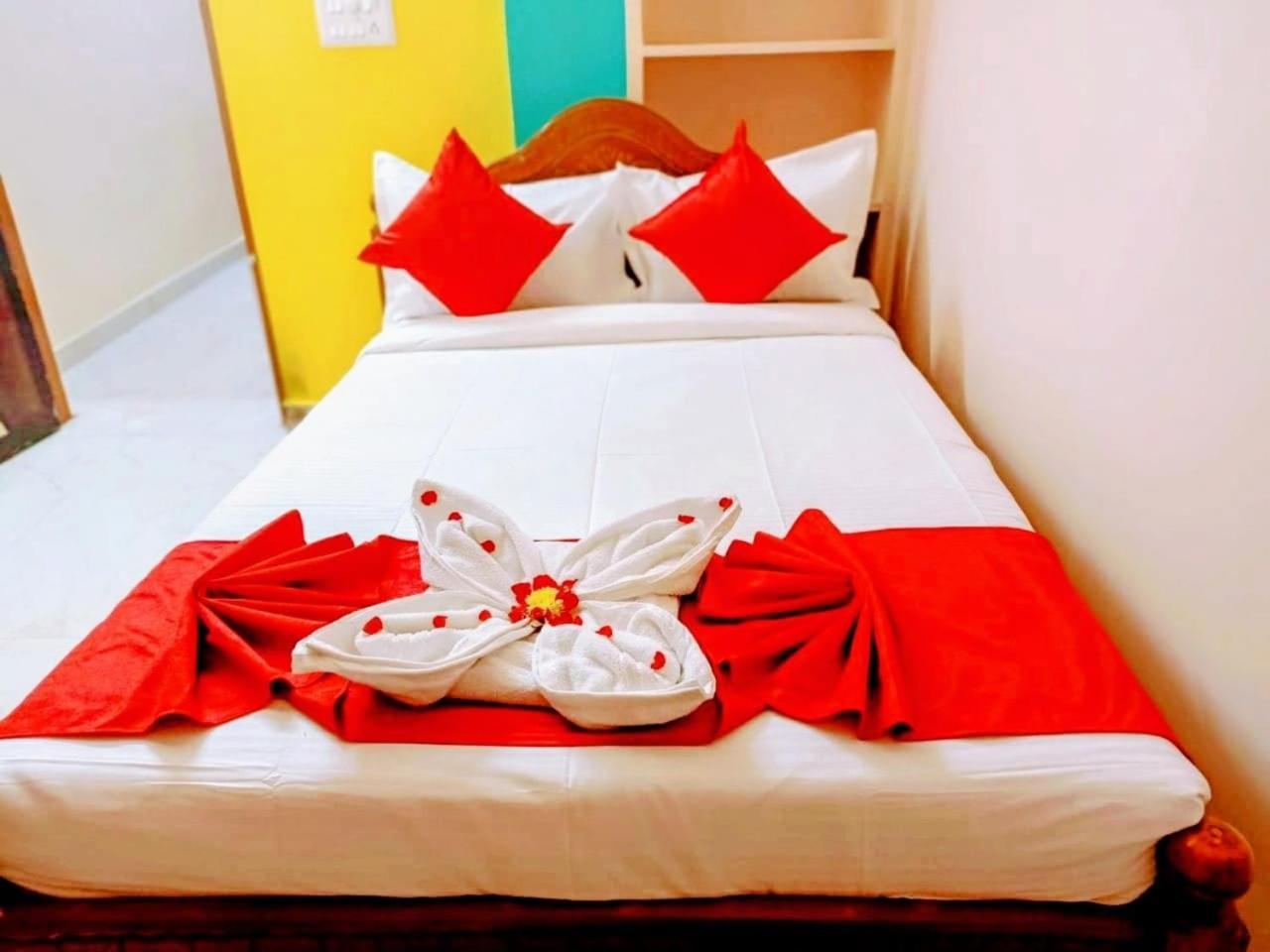 Appartement Garuda Grand à Tirupati Extérieur photo