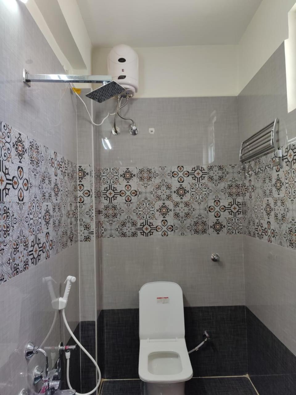 Appartement Garuda Grand à Tirupati Extérieur photo