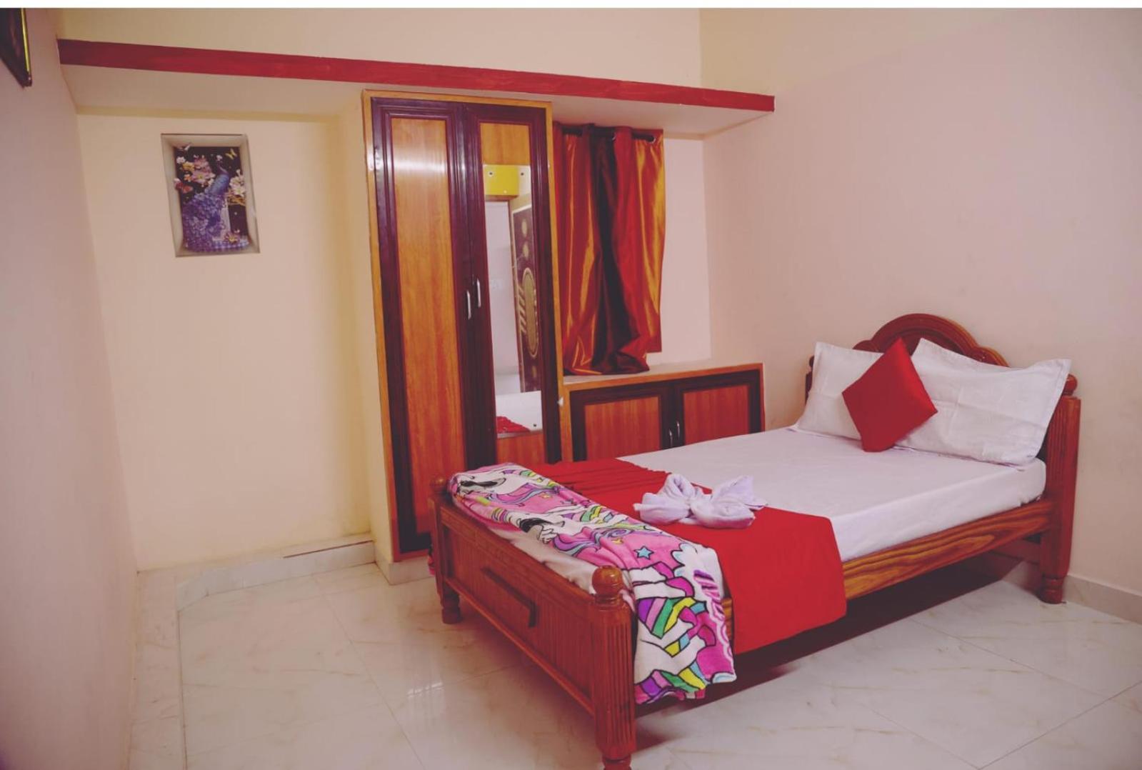 Appartement Garuda Grand à Tirupati Extérieur photo