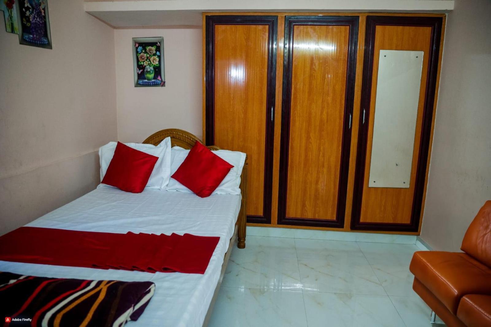 Appartement Garuda Grand à Tirupati Extérieur photo