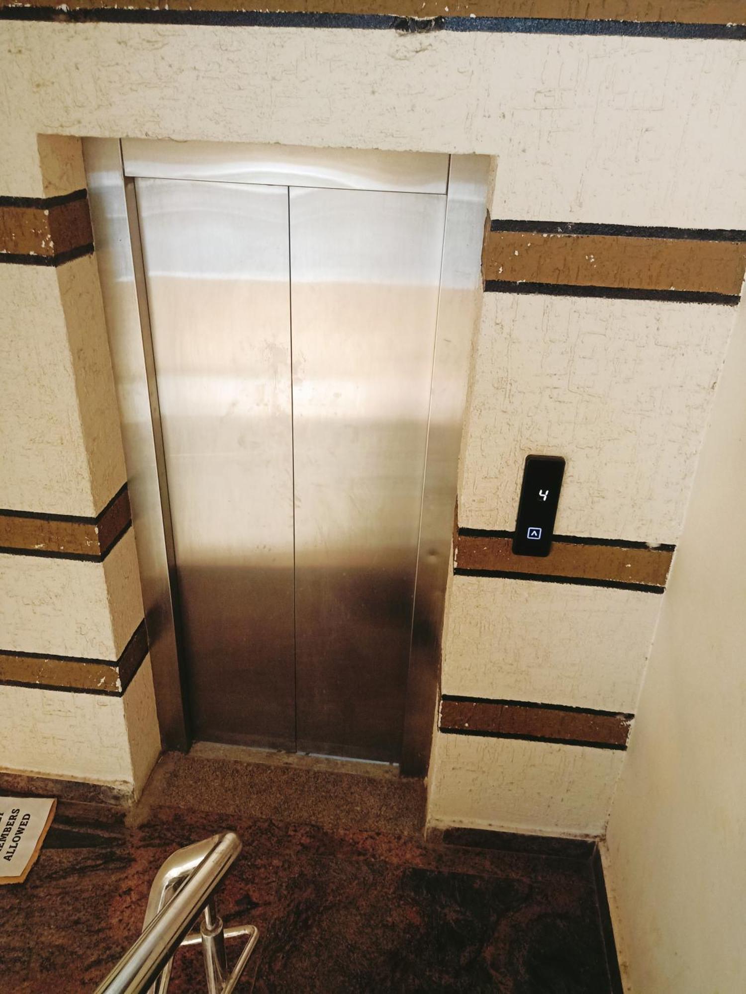 Appartement Garuda Grand à Tirupati Extérieur photo